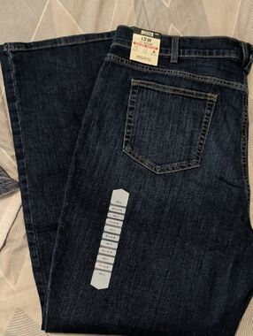 Duluth Trading Co Women's Boot Cut Jeans in Dark Indigo